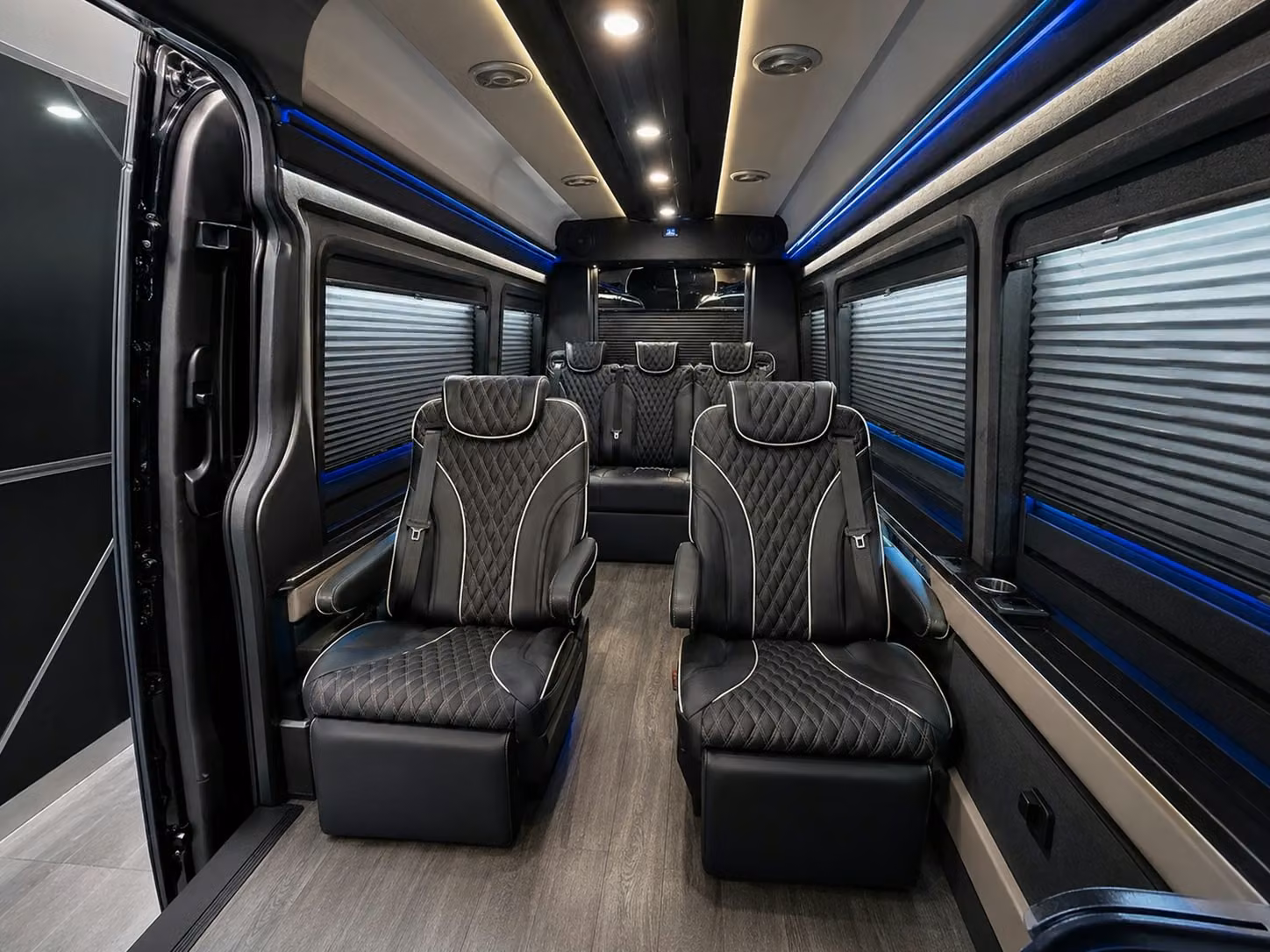 charterbusrentalkansascitymo com can help you coordinate multi stop airport shuttle routes in kansas city