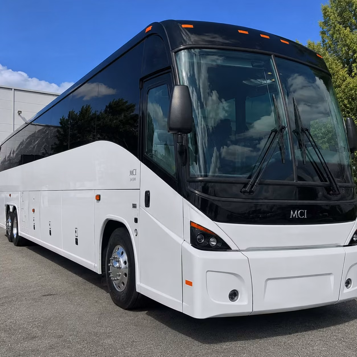 rather than juggling rideshares let a kansas city airport shuttle do the work
